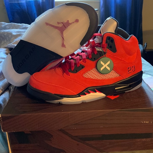 Jordan 5 Raging Bulls - Picture 1 of 3